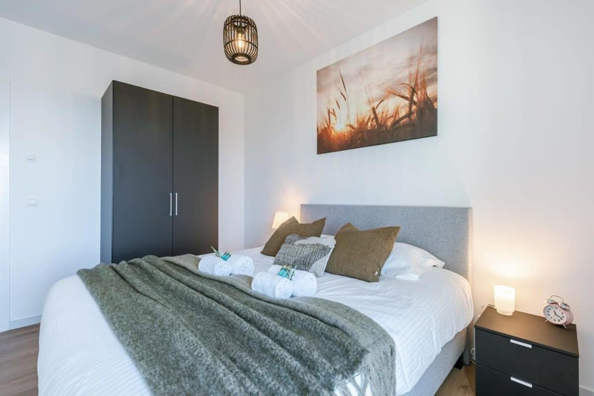Huswell - Bright Apartment With Seaview Bredene Exterior photo
