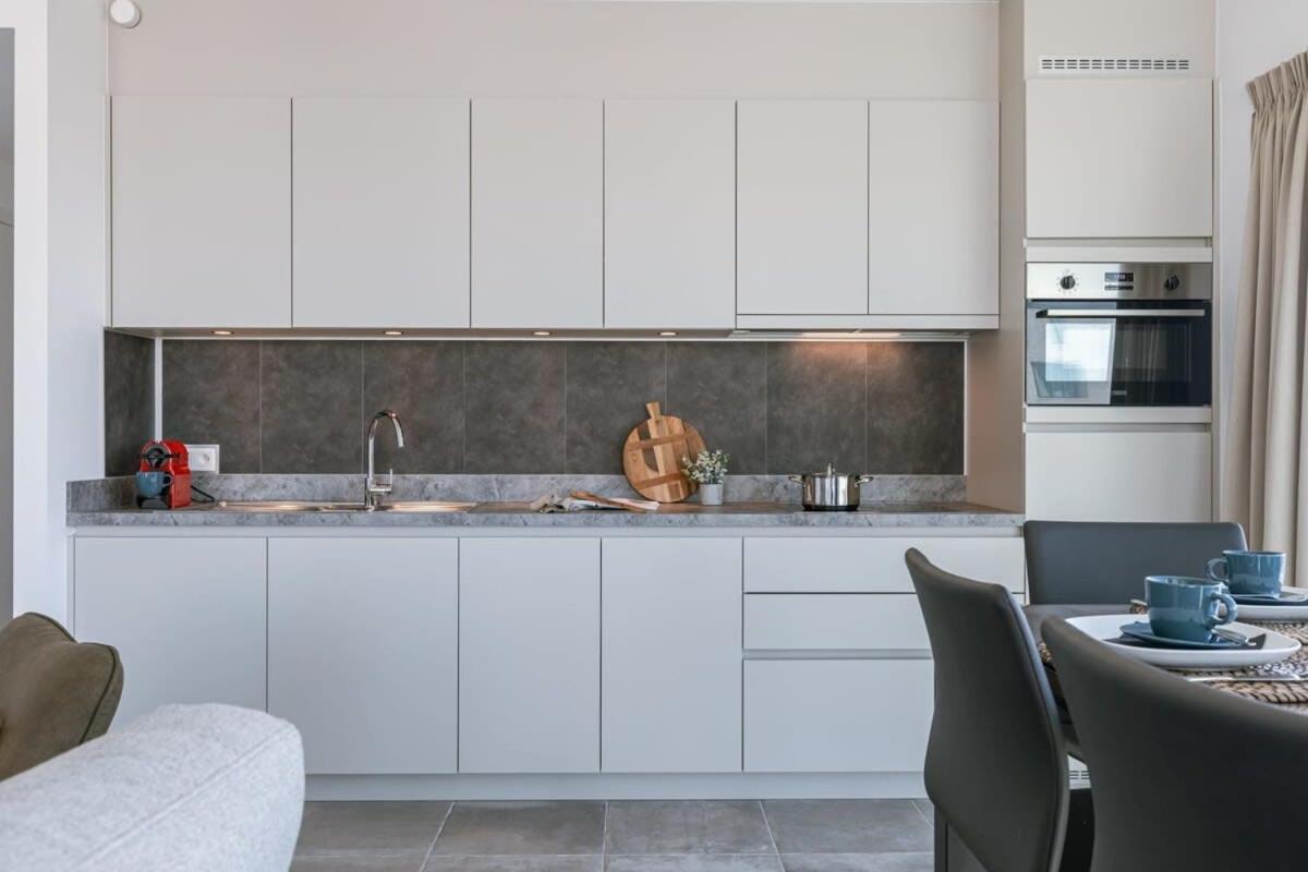Huswell - Bright Apartment With Seaview Bredene Exterior photo