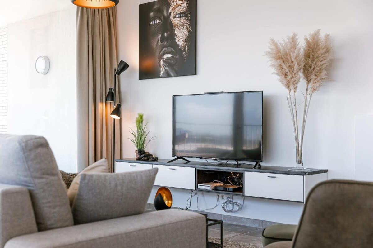Huswell - Bright Apartment With Seaview Bredene Exterior photo